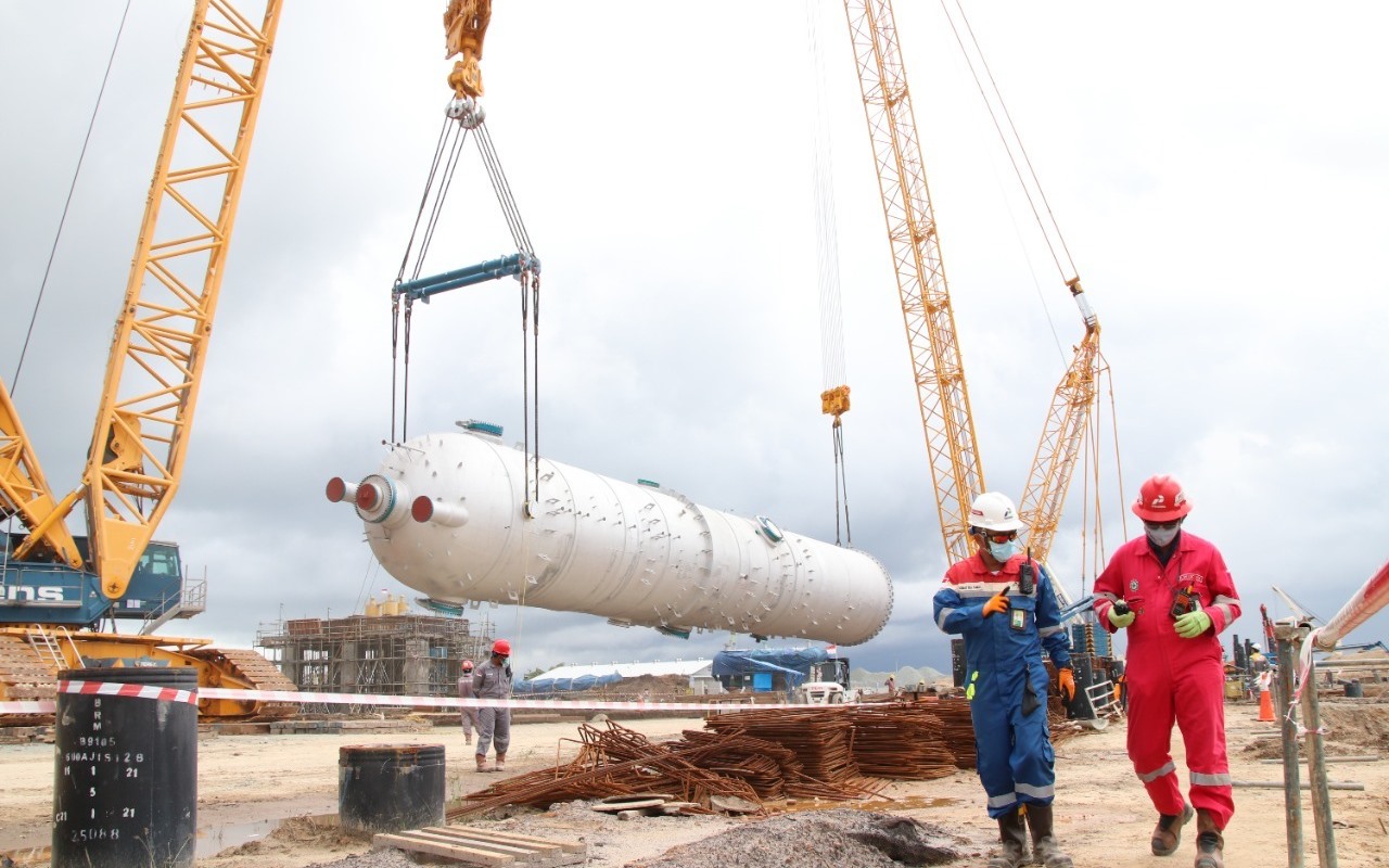 RDMP Balikpapan: Alkylation Reactor Sukses Dipasang