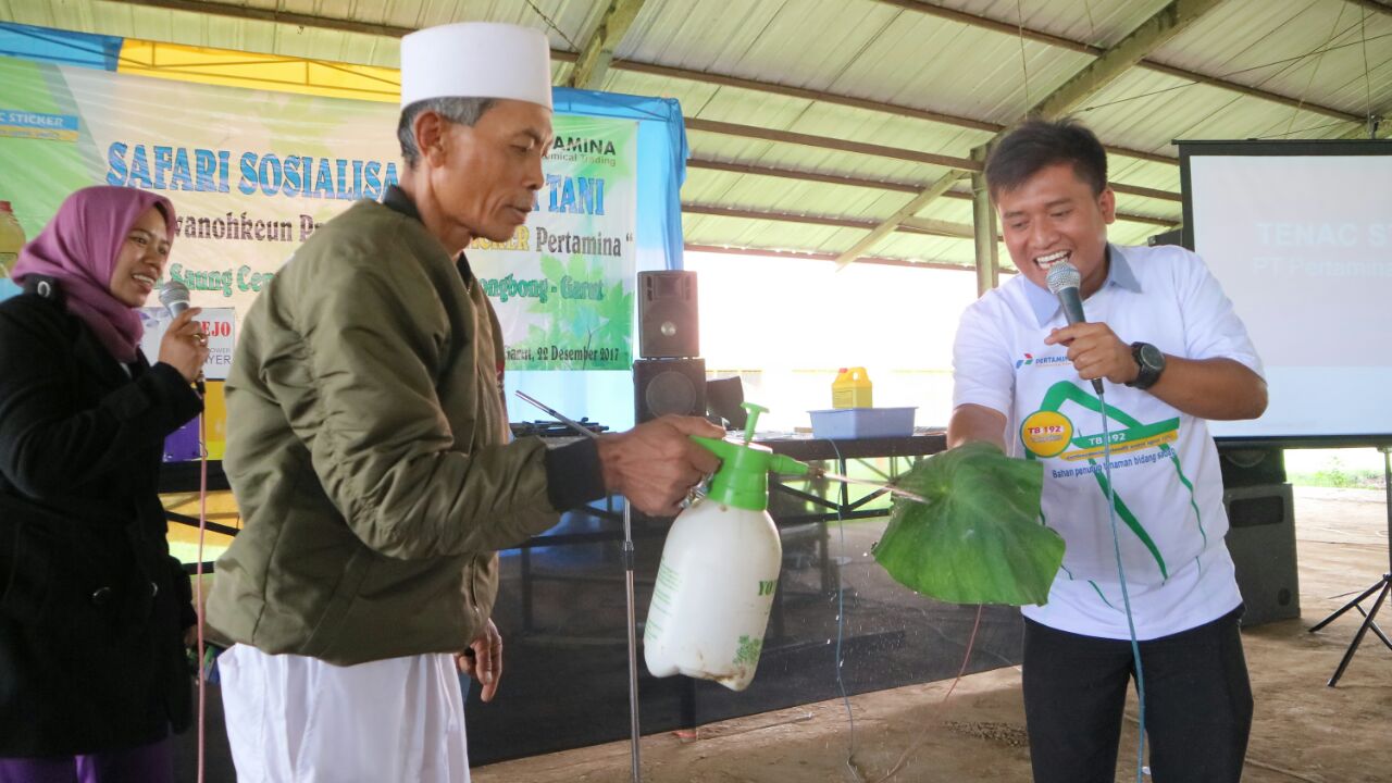 Bantu Petani Berantas Hama, Pertamina Kenalkan Tenac Sticker