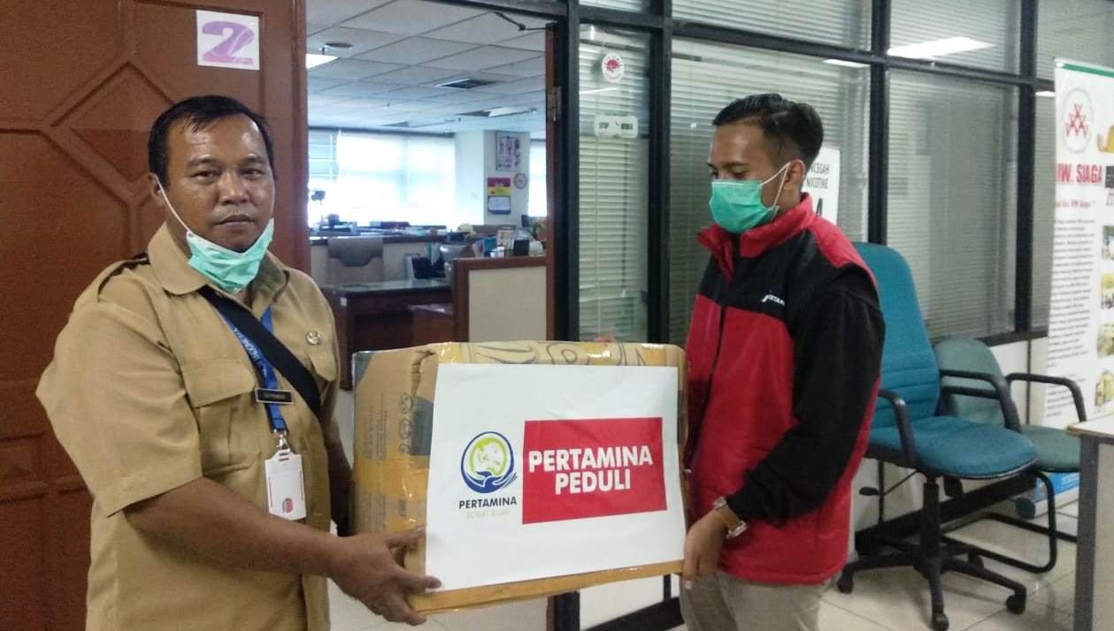 Pertamina Bagikan 15.000 Masker di Jakarta Utara