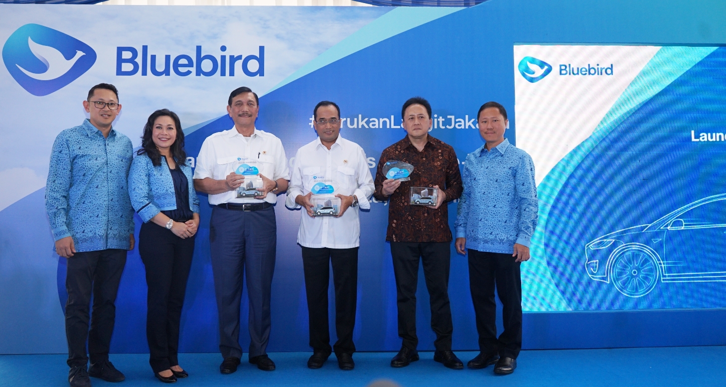 Pemerintah Apresiasi Taksi Listrik Bluebird