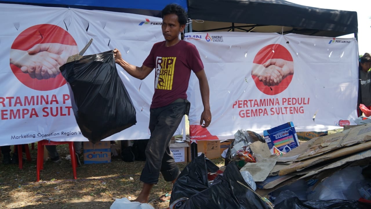 Ini Cara Pertamina Ajak Warga Bersihkan Lokasi Bencana