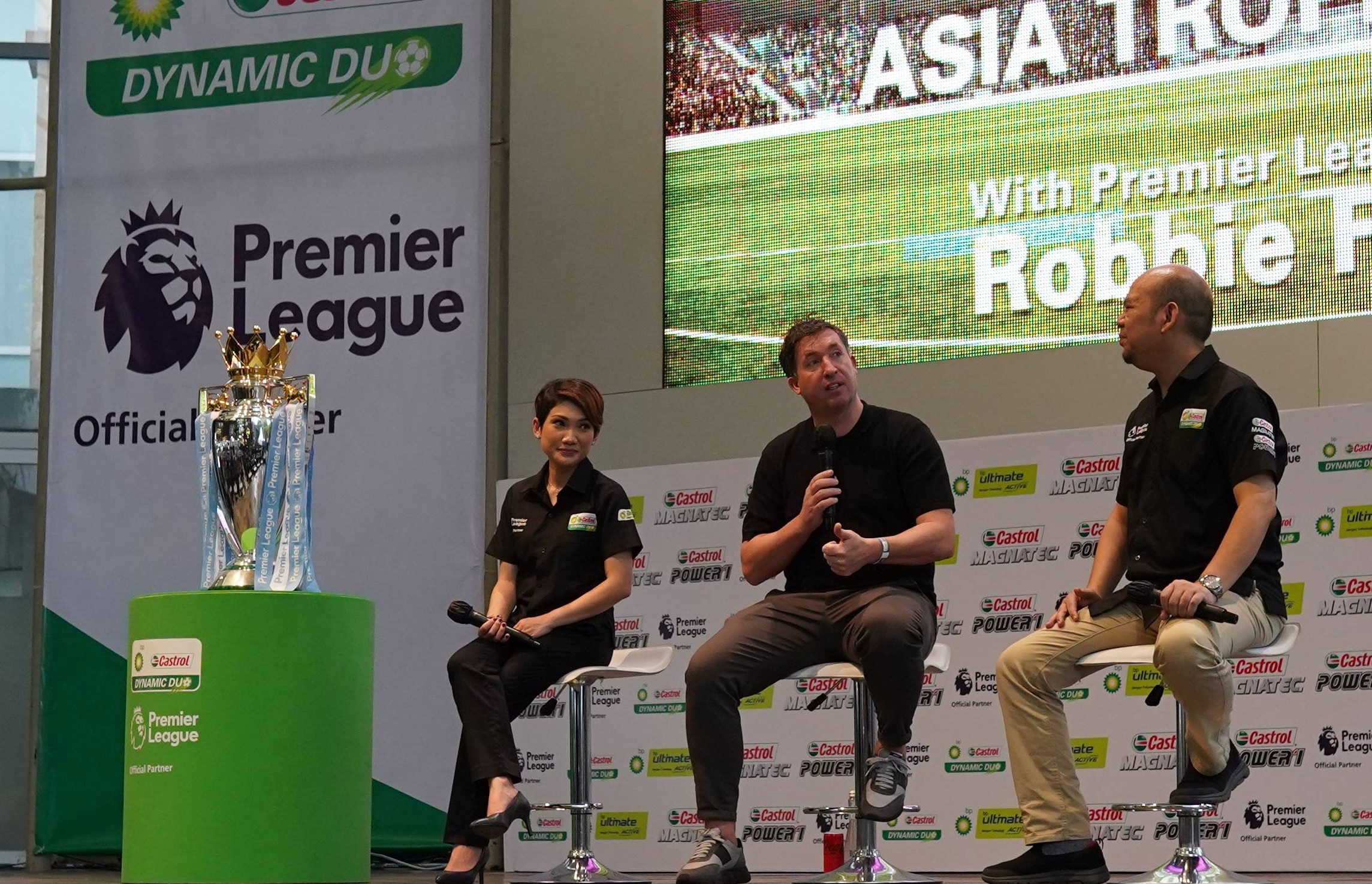 Castrol Ajak Konsumen Nonton Bareng Robbie Fowler