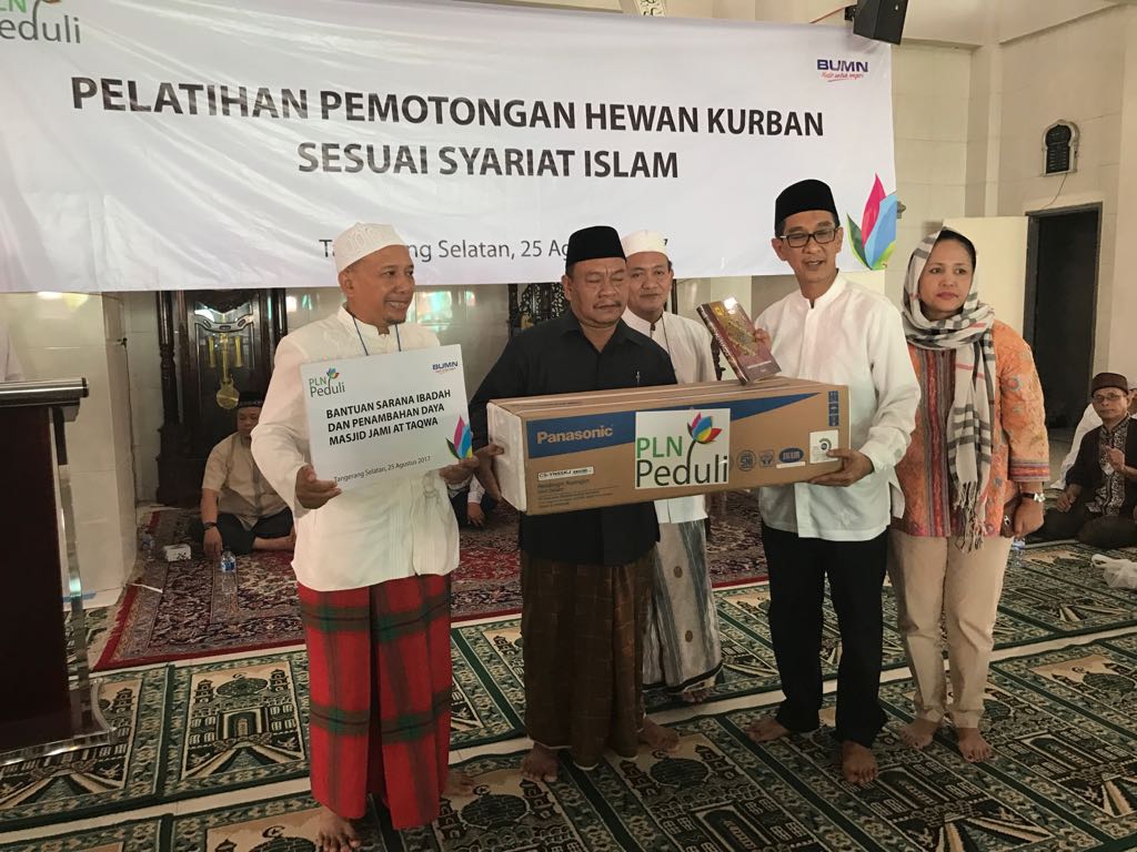 PLN Disjaya Latih Panitia Kurban