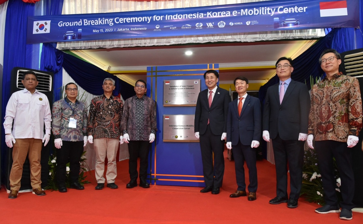 Indonesia-Korsel Bangun Pusat Layanan Kendaraan Listrik