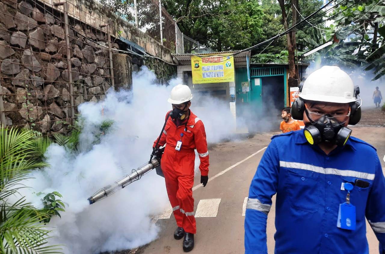 Waspada DBD di Tengah Covid-19, Elnusa Gelar Fogging