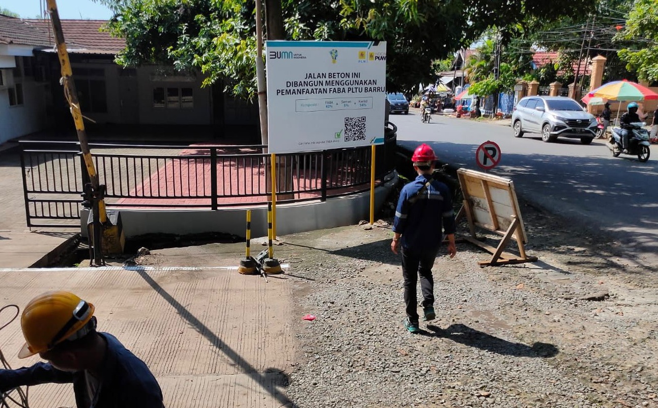 Dengan FABA, PLN Bangun 10 km Jalan di Sulawesi