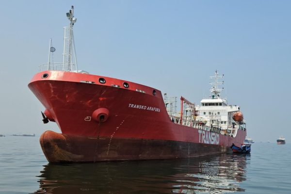 Kapal Pertamina Selamatkan 17 Korban KMP Mutiara Sentosa 2