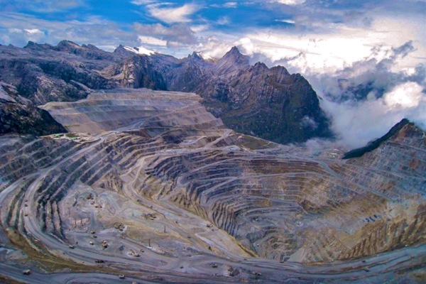 Freeport Korbankan Ribuan Pekerja Indonesia