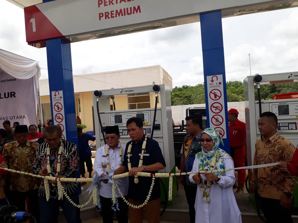 Giliran Masyarakat Nibung Nikmati BBM Satu Harga
