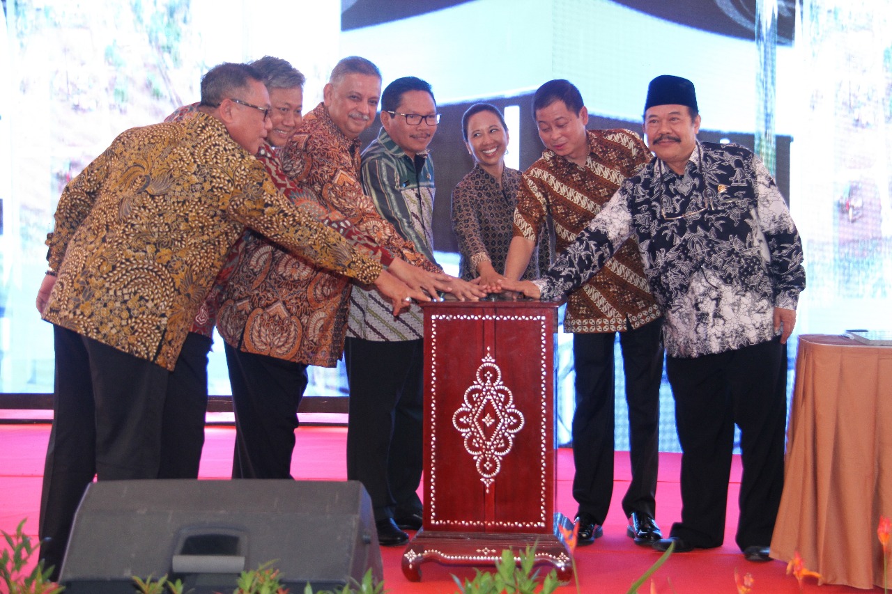 Menteri ESDM Resmikan Proyek Ketenagalistrikan di NTB dan NTT