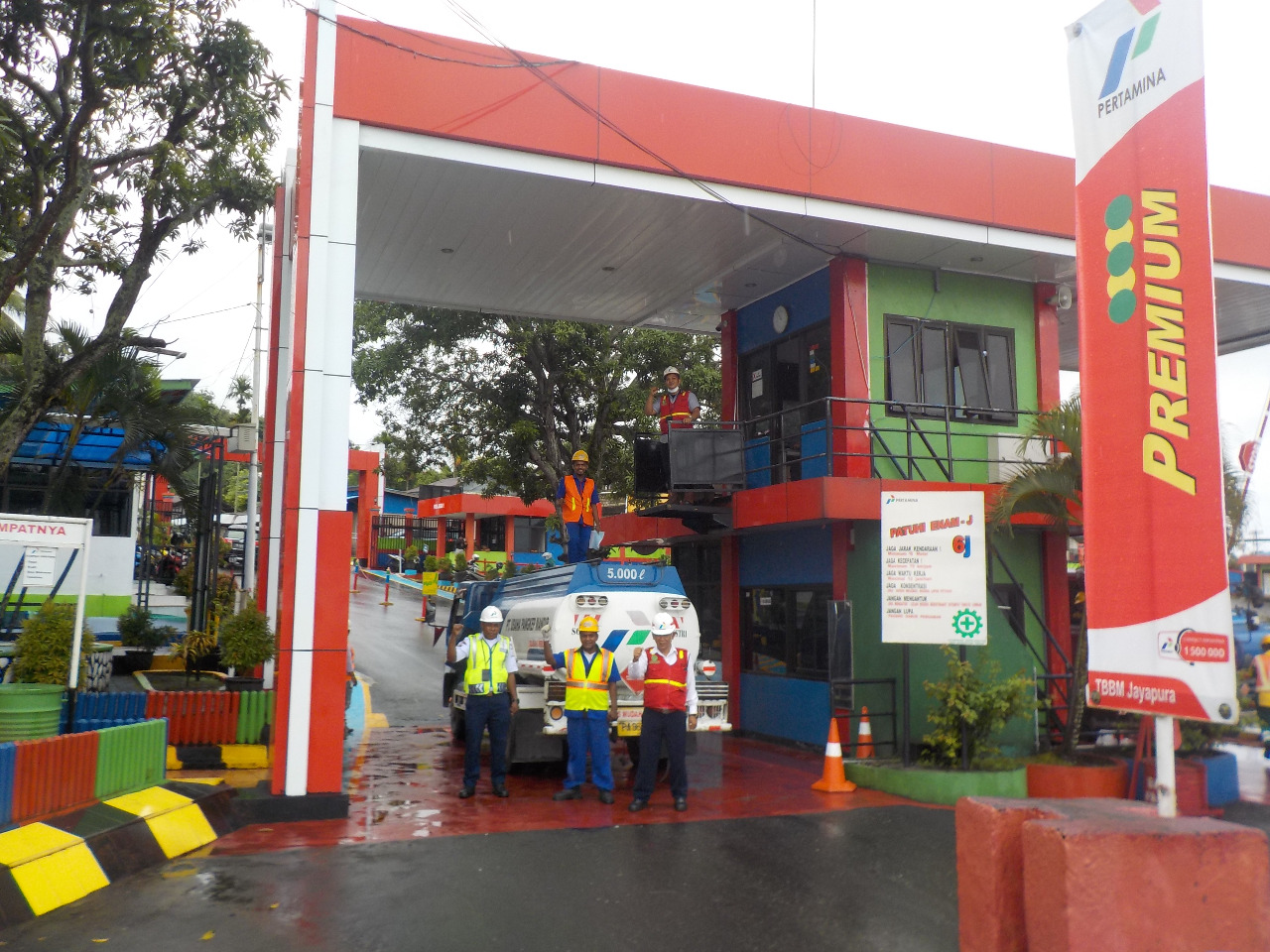 Pertamina Tambah BBM untuk Korban Banjir Sentani