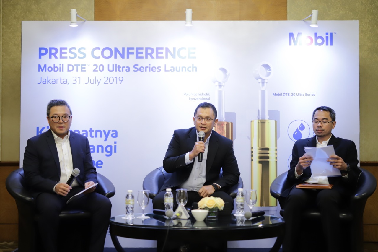 Mobil Luncurkan Pelumas Hidrolik Berumur Panjang