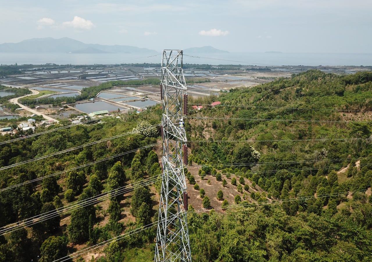 PLN Rampungkan Tol Listrik Sulawesi Tahap I