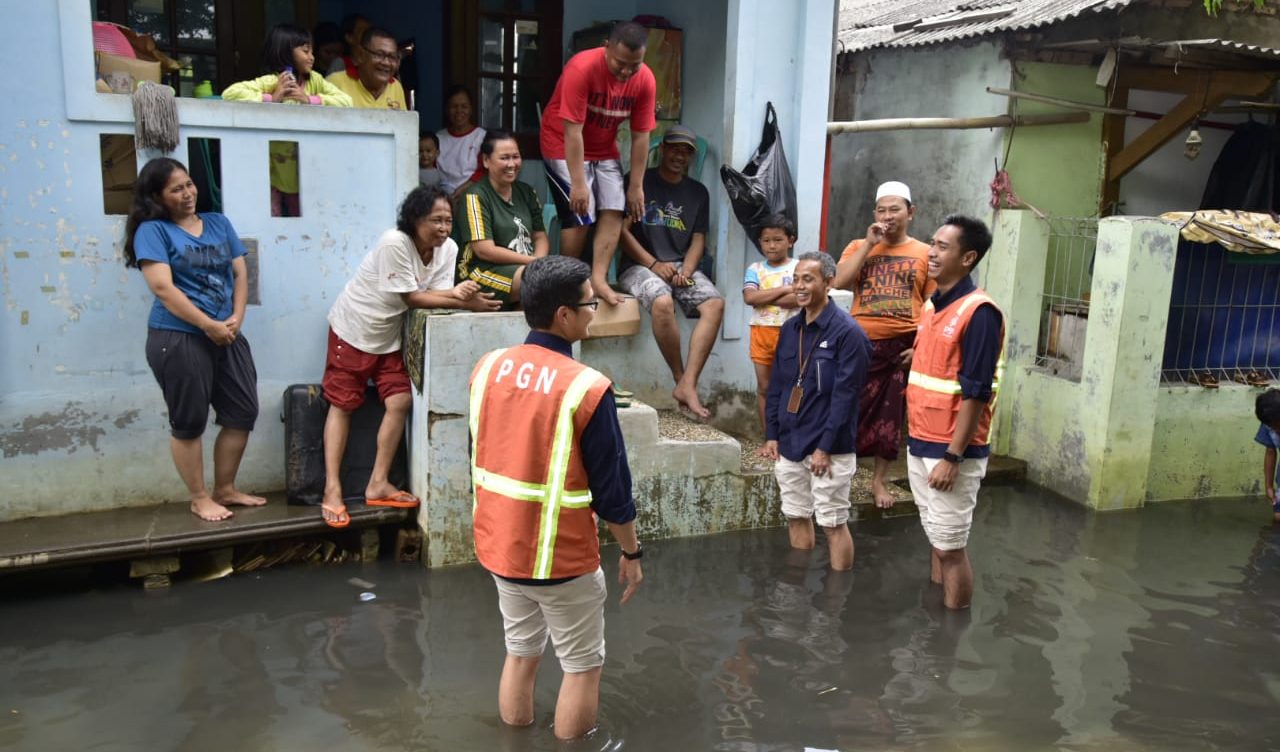 PGN Sigap Salurkan Bantuan Korban Banjir
