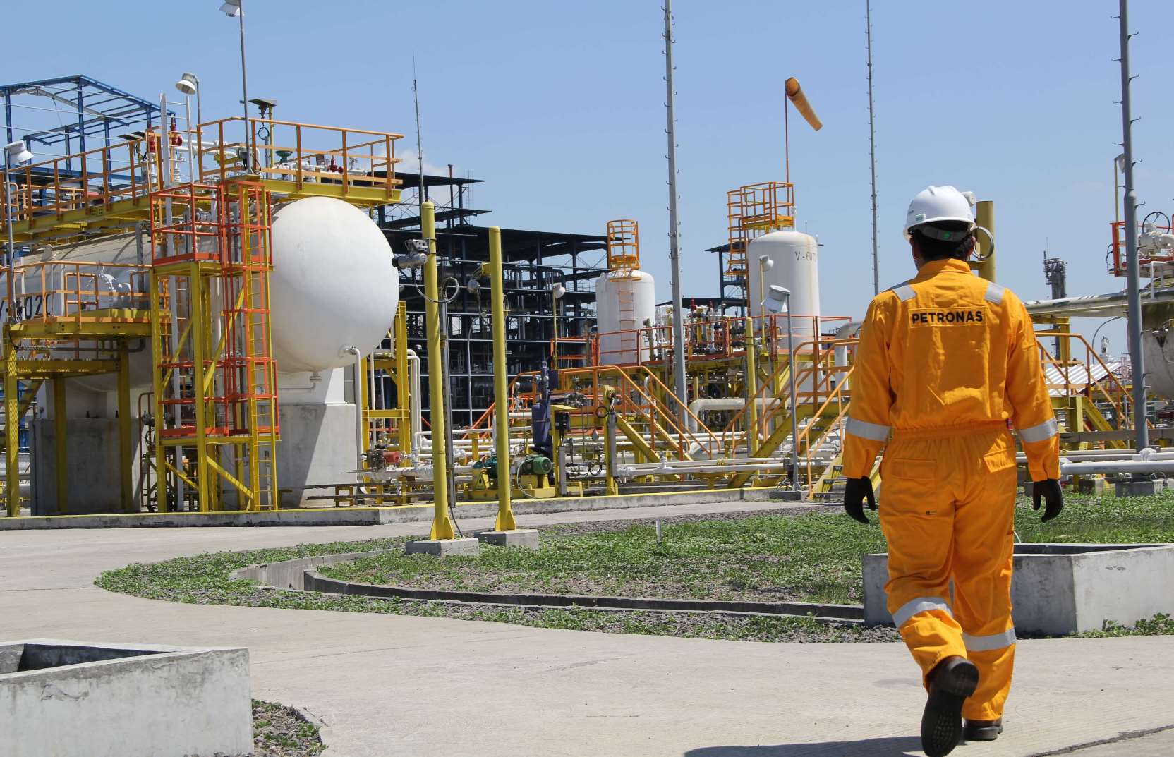 Ini Andil Petronas bagi Ketahanan Energi Nasional • Petrominer
