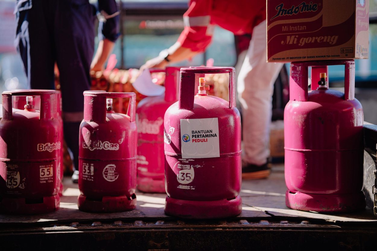 Pertamina Patra Niaga Salurkan Bantuan untuk Korban Gempa Bengkulu