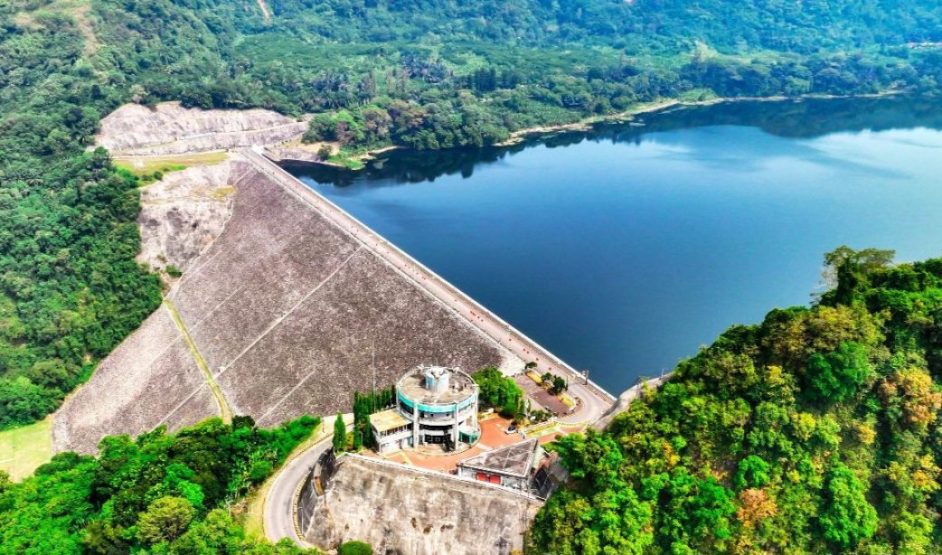 PLN Pasok Listrik ke Pabrik Baterai EV di Karawang