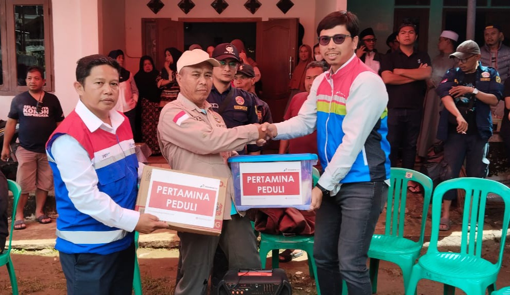Pertagas Salurkan Bantuan untuk Korban Banjir dan Longsor di Megamendung