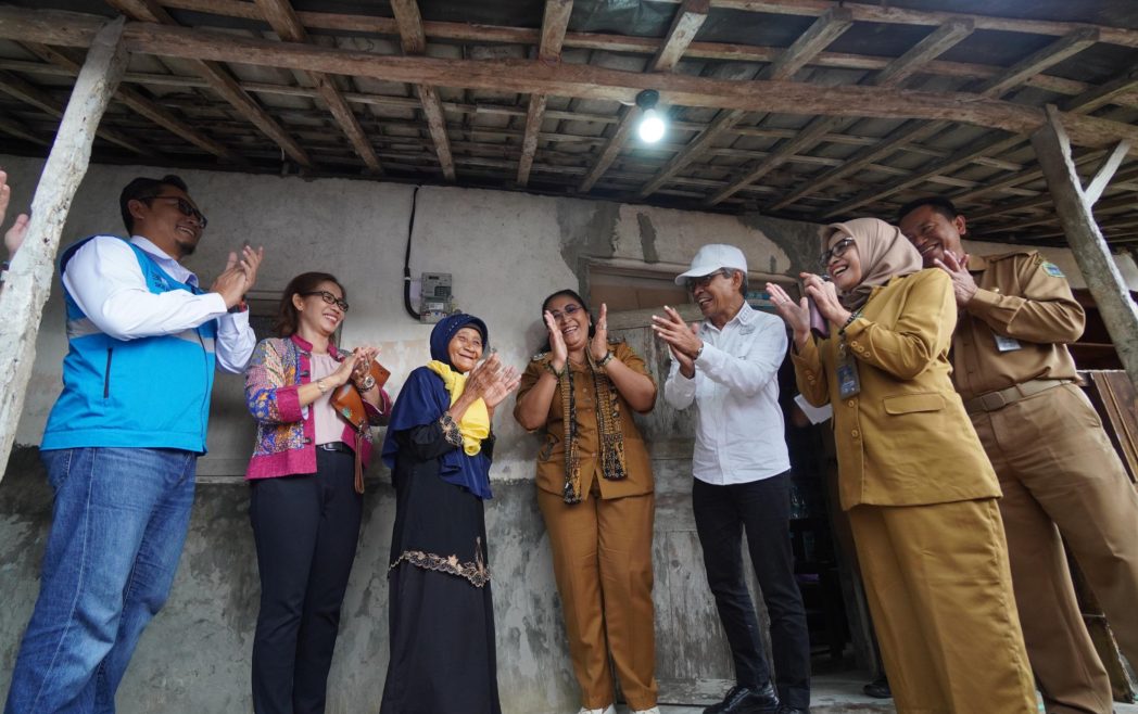 Donasi Pegawai PLN Nyalakan 33 Ribu Lebih Sambungan Listrik Gratis