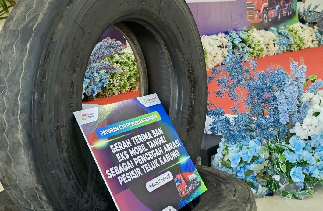 Ban Bekas Mobil Tangki untuk Cegah Abrasi Pantai