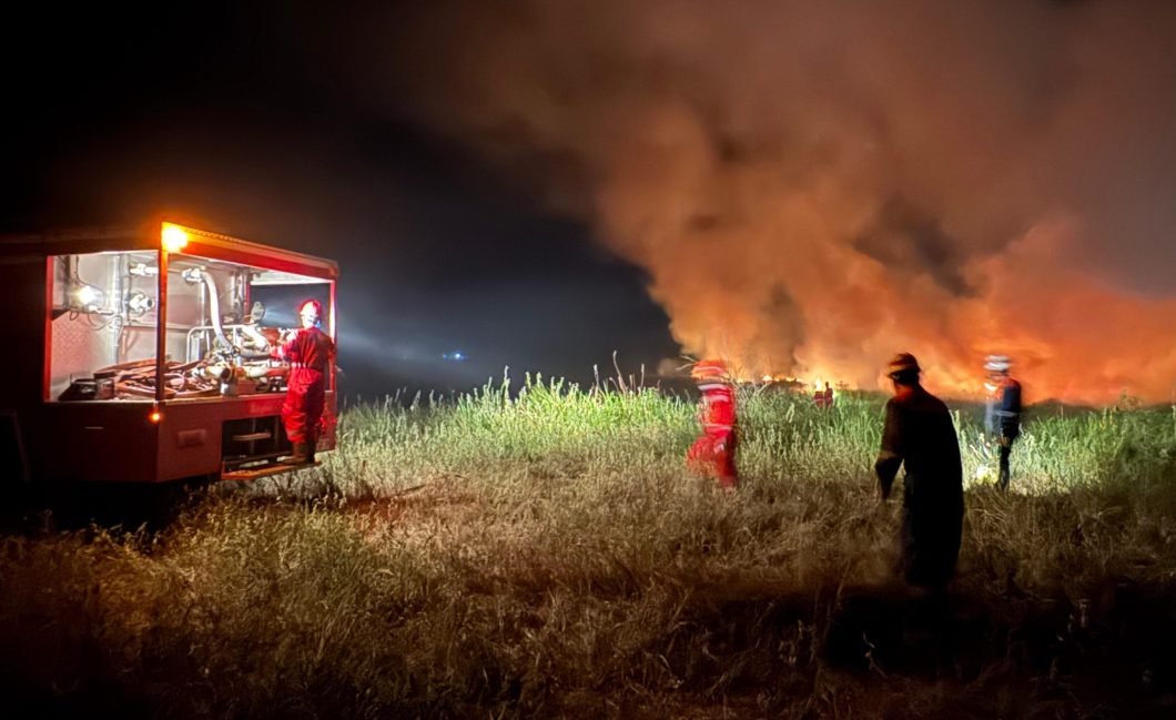 Tim PHR Padamkan Api dan Siaga Hadapi Kebakaran Hutan di Rokan Hilir