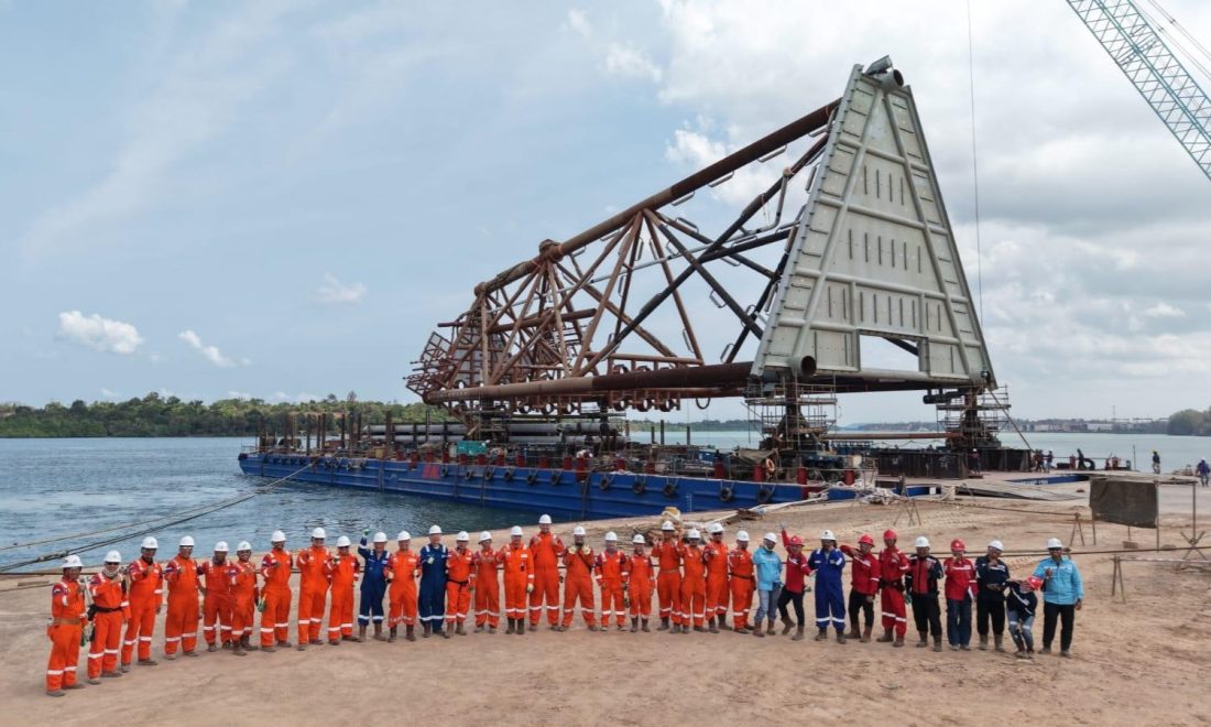 Proyek Manpatu Capai Tahapan Load Out dan Sail Away Jacket