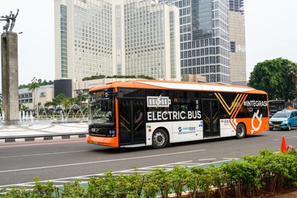 Naik Transportasi Publik Berbasis Listrik, Dapat Voucher Listrik