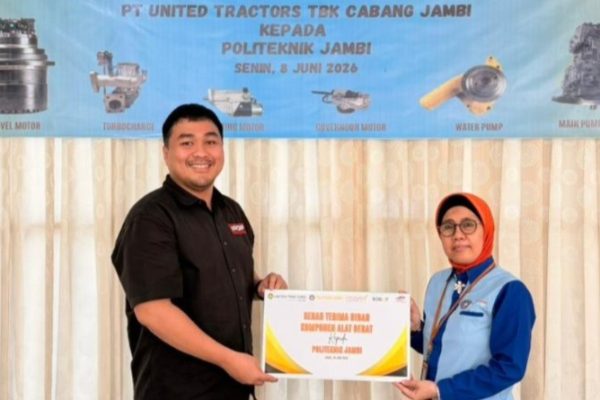 Hibah Komponen Alat Berat untuk Politeknik Jambi
