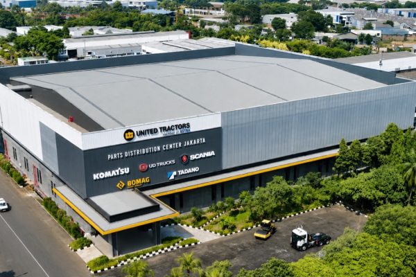 Tingkatkan Layanan, United Tractors Resmikan Parts Distribution Center Jakarta