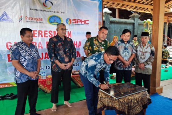 SPHC Resmikan Gapura Pesarean Eyang Jati Kusumo