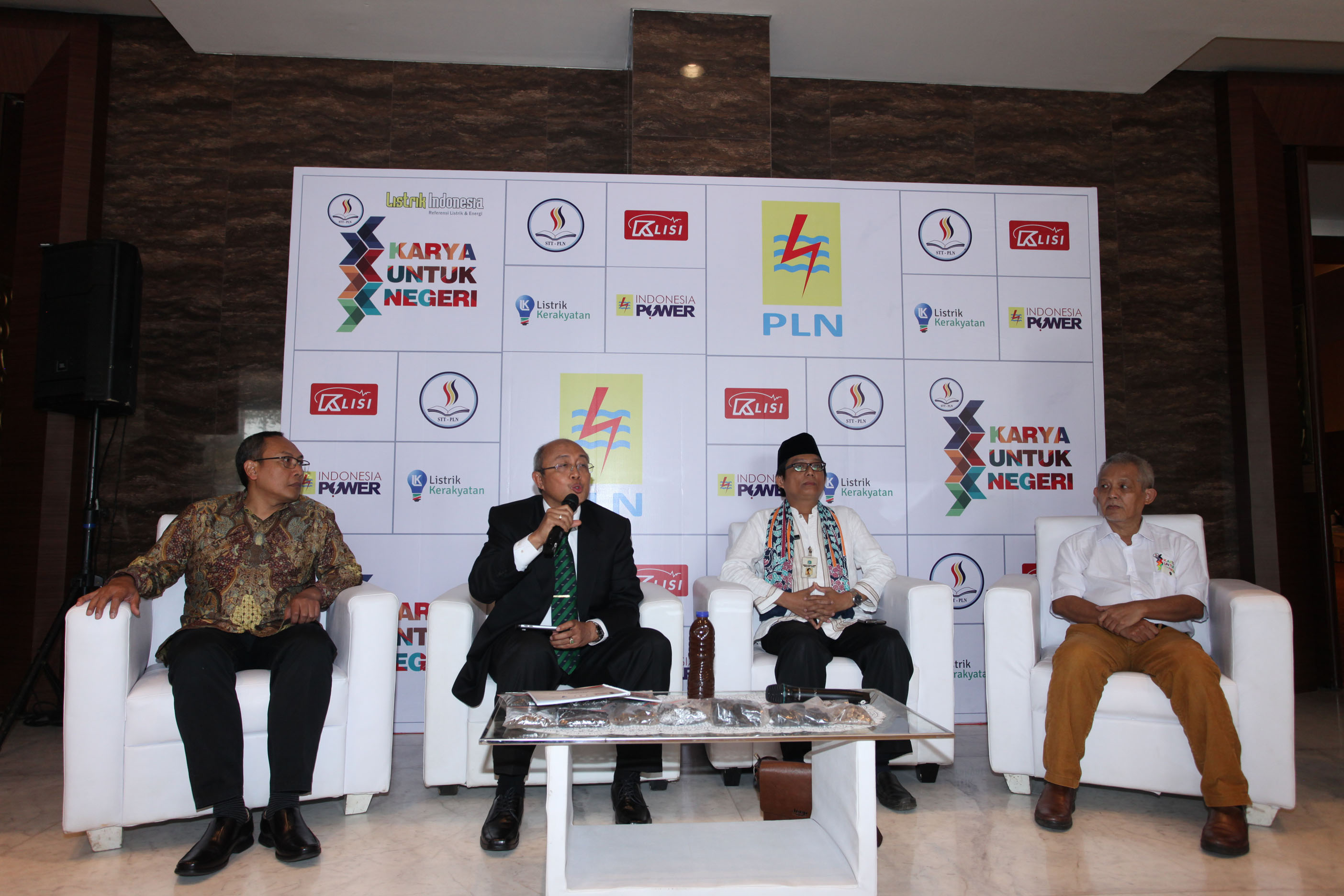 Program Ketenagalistrikan Dengan Memberdayakan Masyarakat