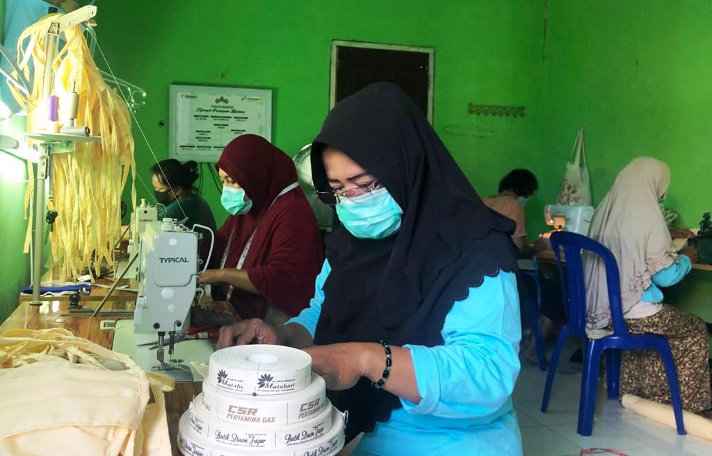 Bantu Cegah Covid-19, Konveksi Batik Ikut Produksi Masker
