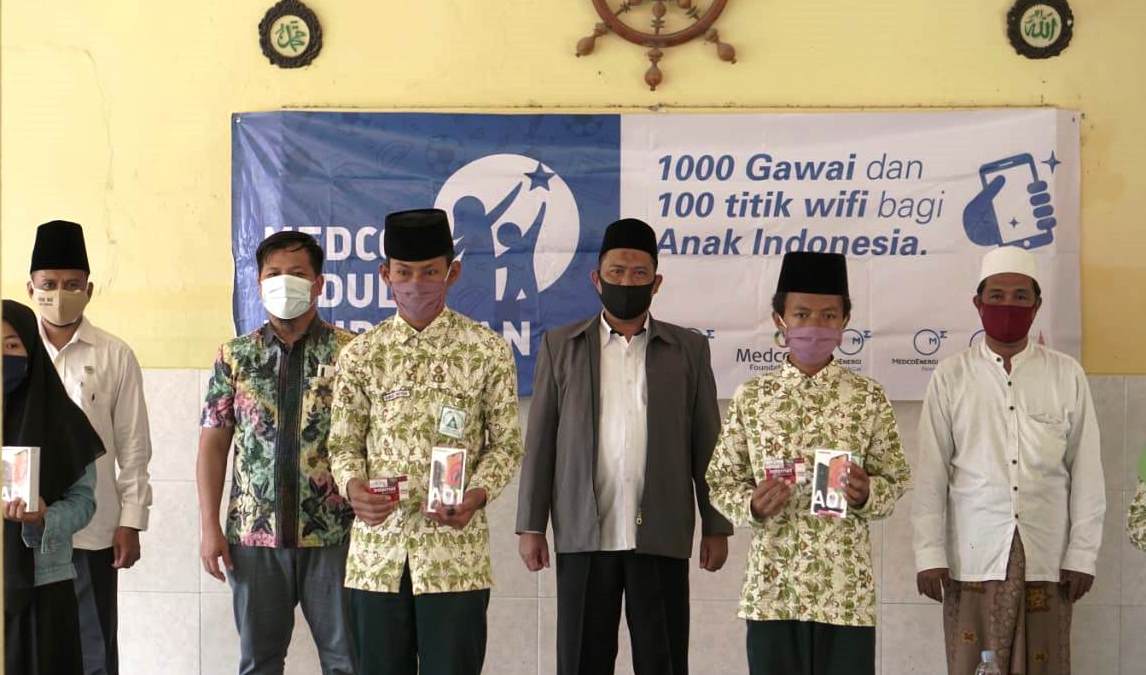 Wahyudi Bantu Orang Tua agar Bisa Belajar Jarak Jauh