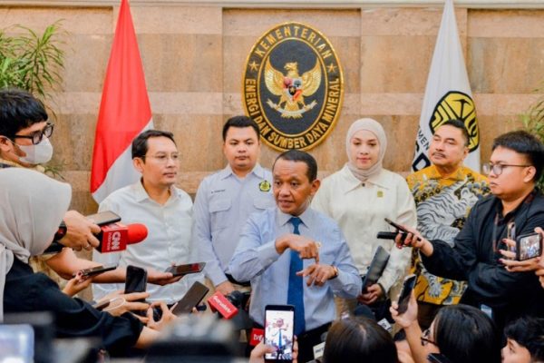 Menteri ESDM Tunda Penyesuaian Tarif PNBP Mineral