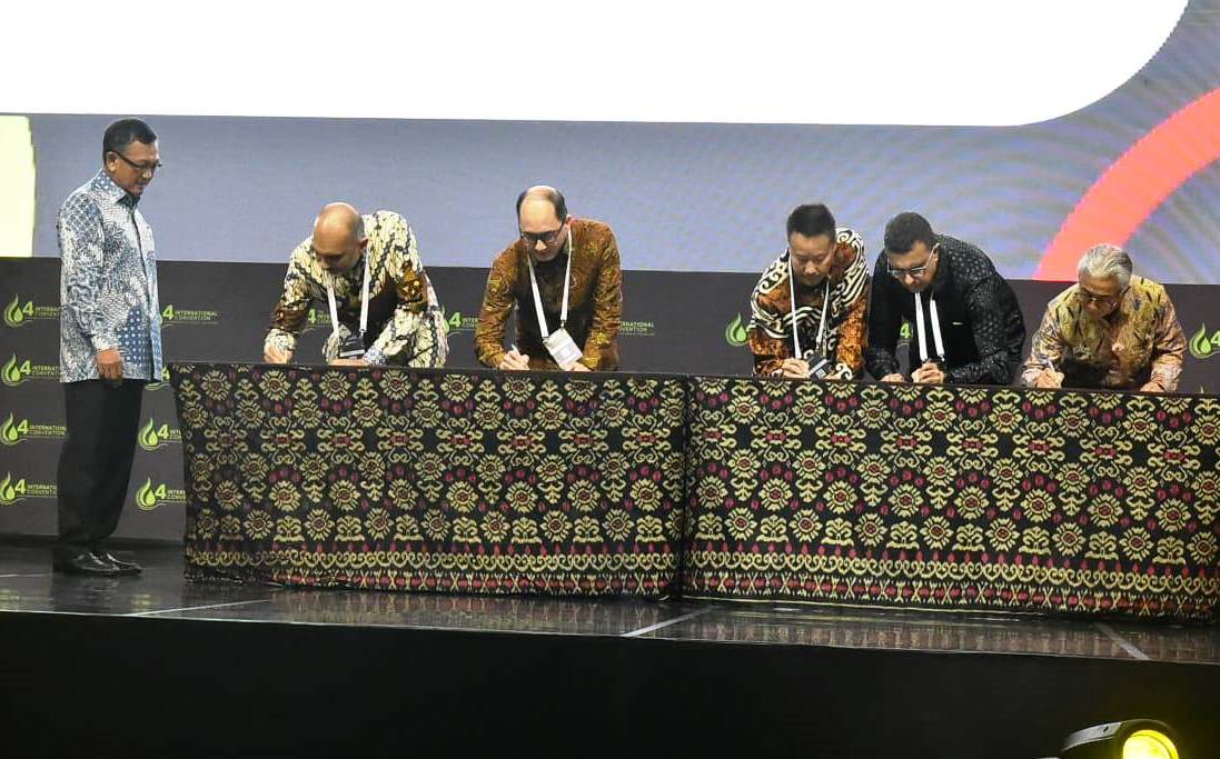 Ditandatangani, Kontrak Kerja Sama WK Akia, Beluga, dan Bengara