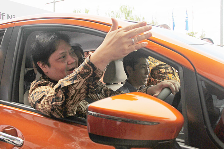 Uji Coba 10 Mobil Listrik Akhir Desember