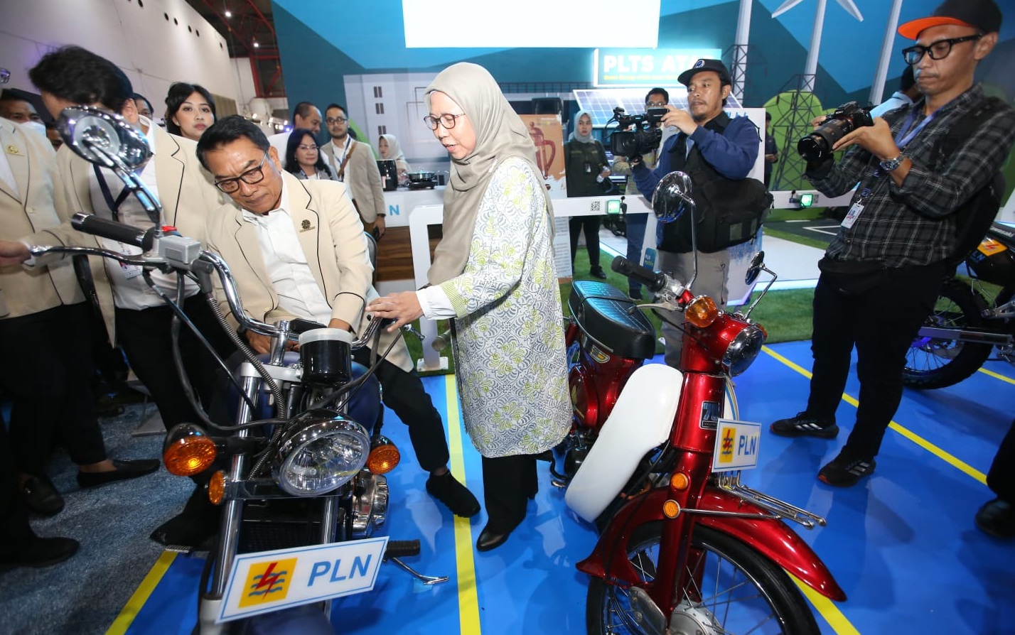 PLN Tampilkan Infrastruktur Pendukung Kendaraan Listrik di PEVS 2023