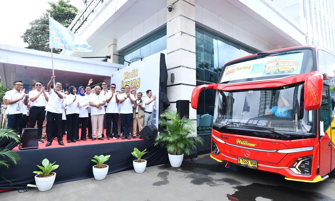 Menteri ESDM & Dirut Pertamina Lepas 1.407 Pemudik