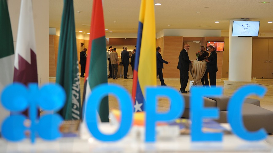 OPEC Potong Produksi, Netizen Desak AS Naikan Produksi