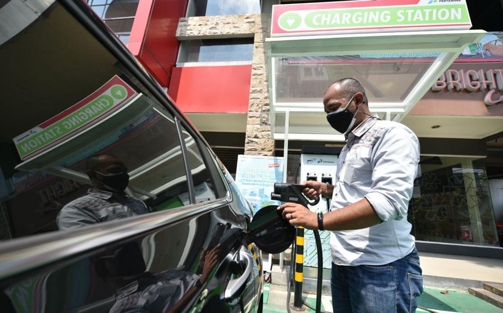 Selain Charging, SPBU Pertamina Siapkan Battery Swapping