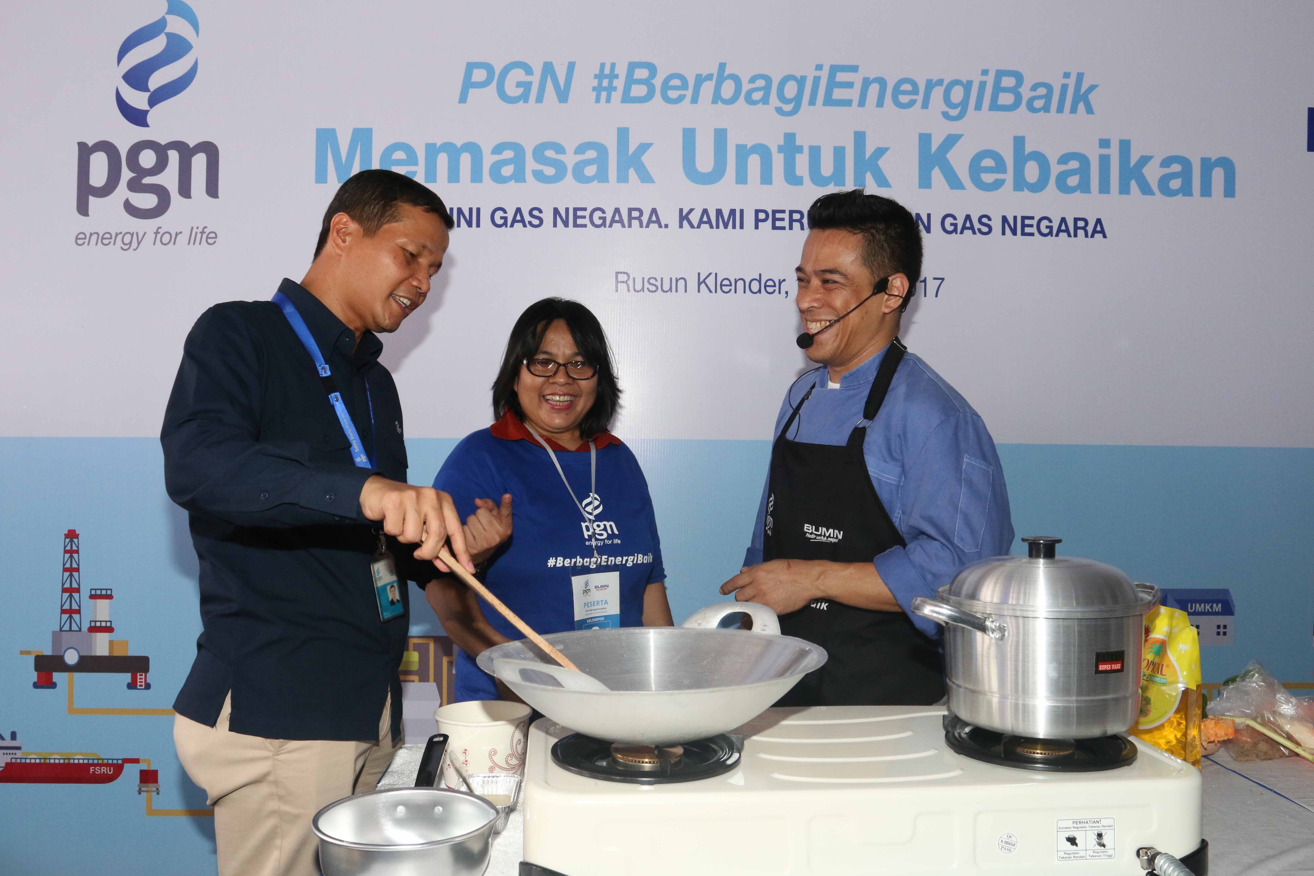 PGN Beri Pelatihan Memasak dan Bagikan Paket Makanan