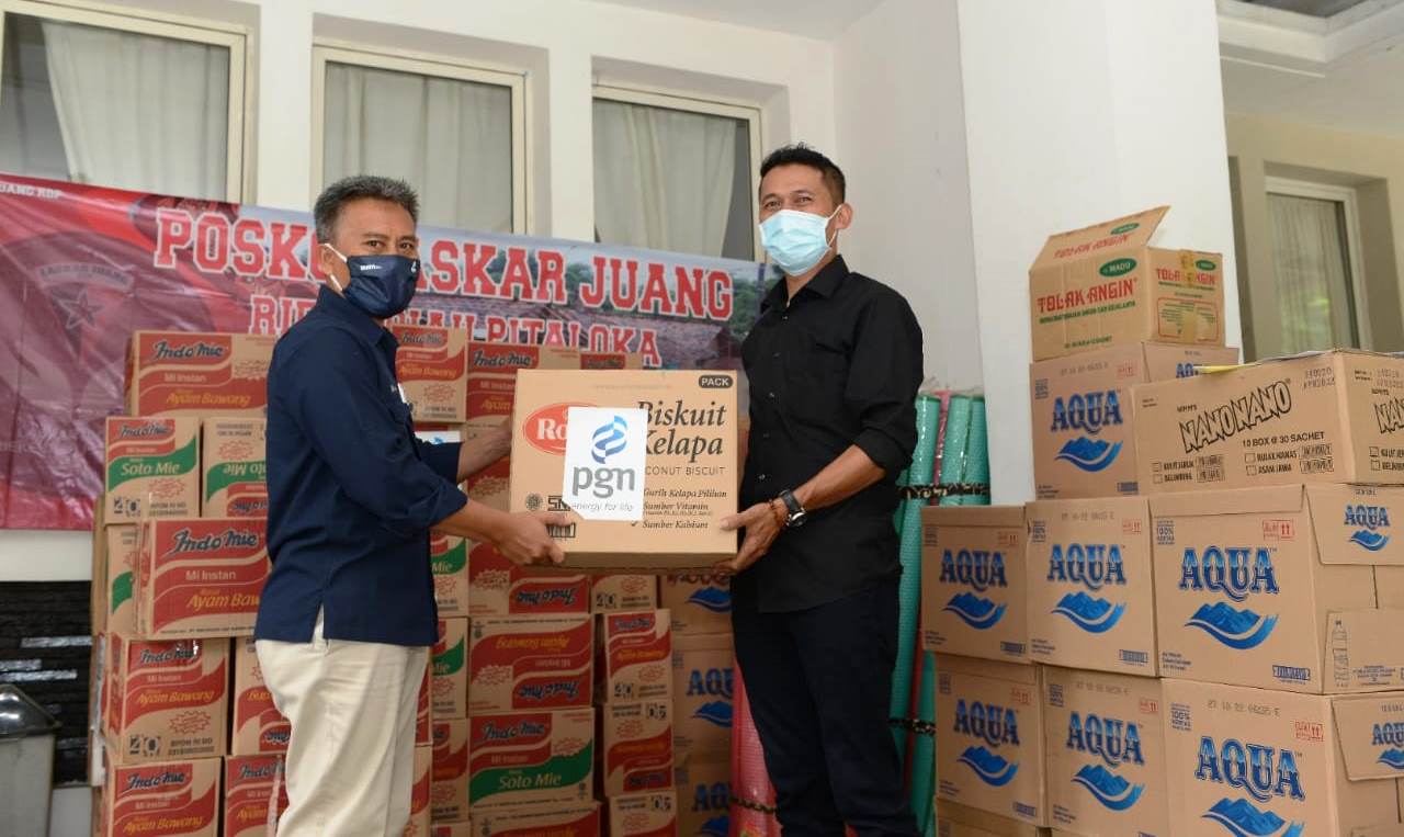 PGN Serahkan Bantuan Korban Banjir Bekasi dan Karawang