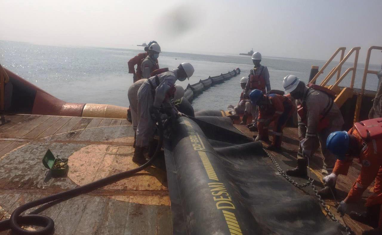 PHE ONWJ Lacak Ceceran Minyak di Pesisir Kerawang
