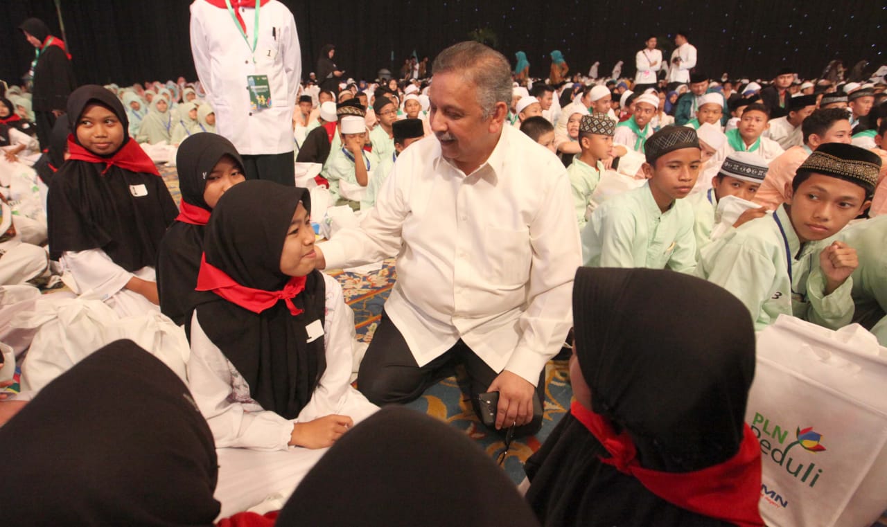 PLN Berbagi Kebahagiaan Dengan 17.000 Anak Yatim dan Dhuafa
