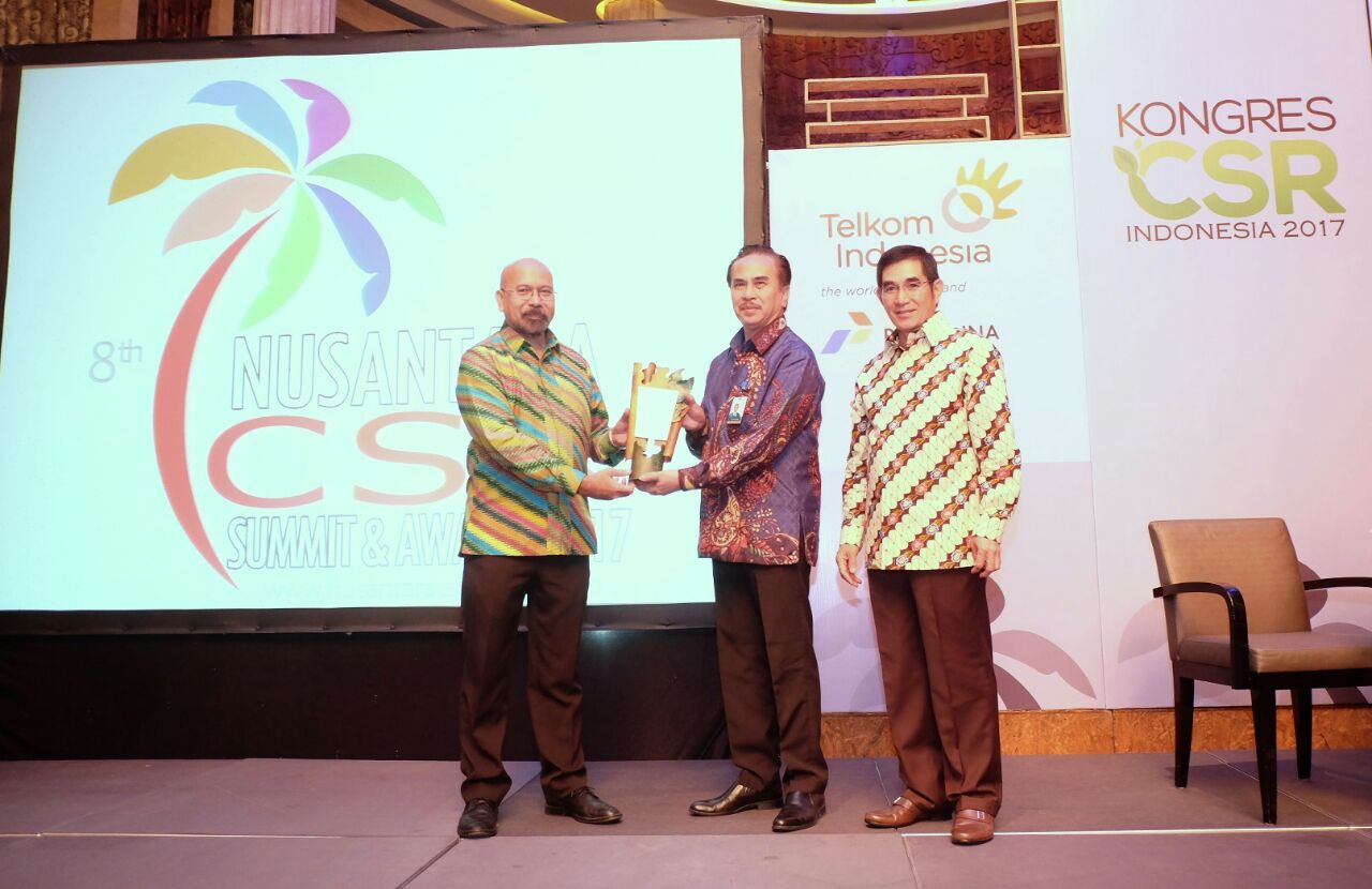 PLN Diganjar The Best Nusantara CSR Awards 2017