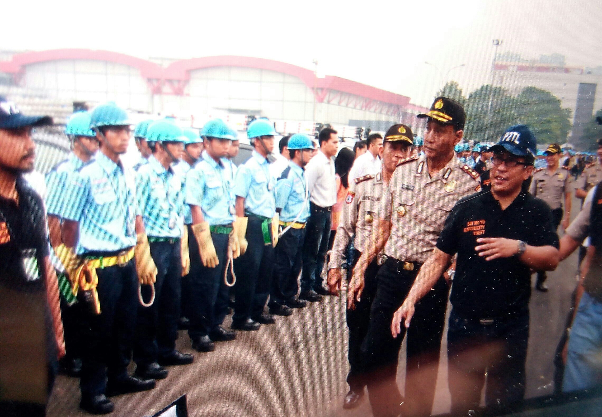 PLN Unjuk Kekuatan Penertiban Listrik