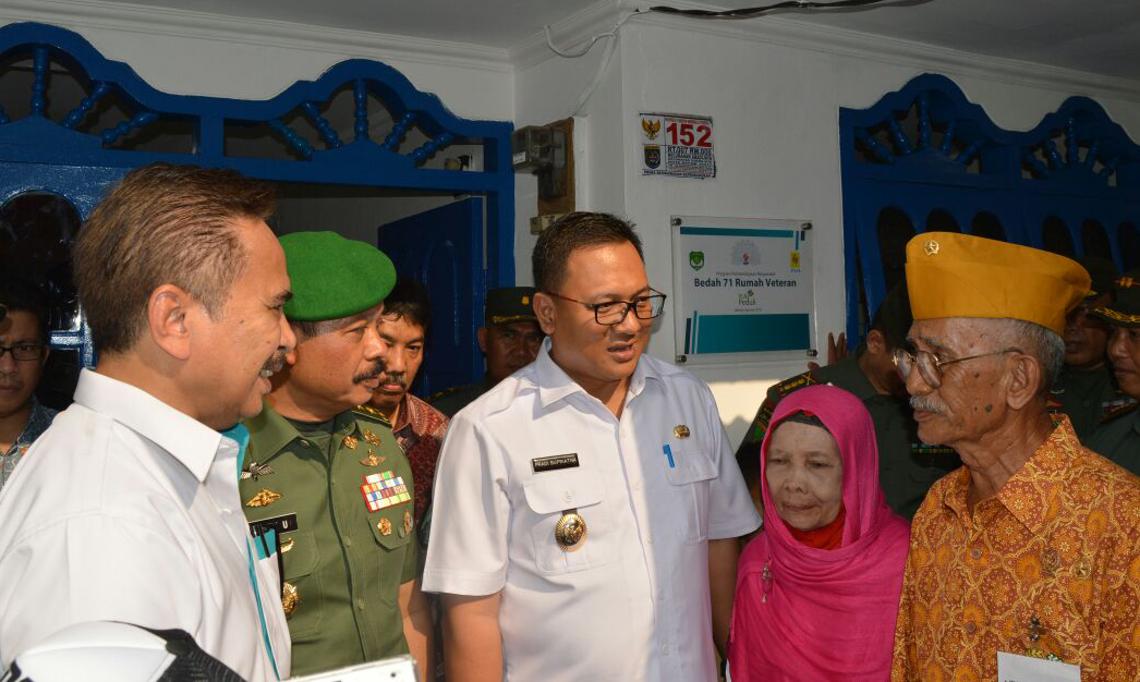 Serah Terima Bedah Rumah Veteran