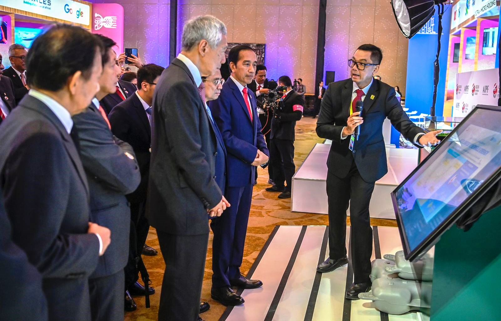 PLN Paparkan Green Enabling Supergrid hingga PLTS Terapung