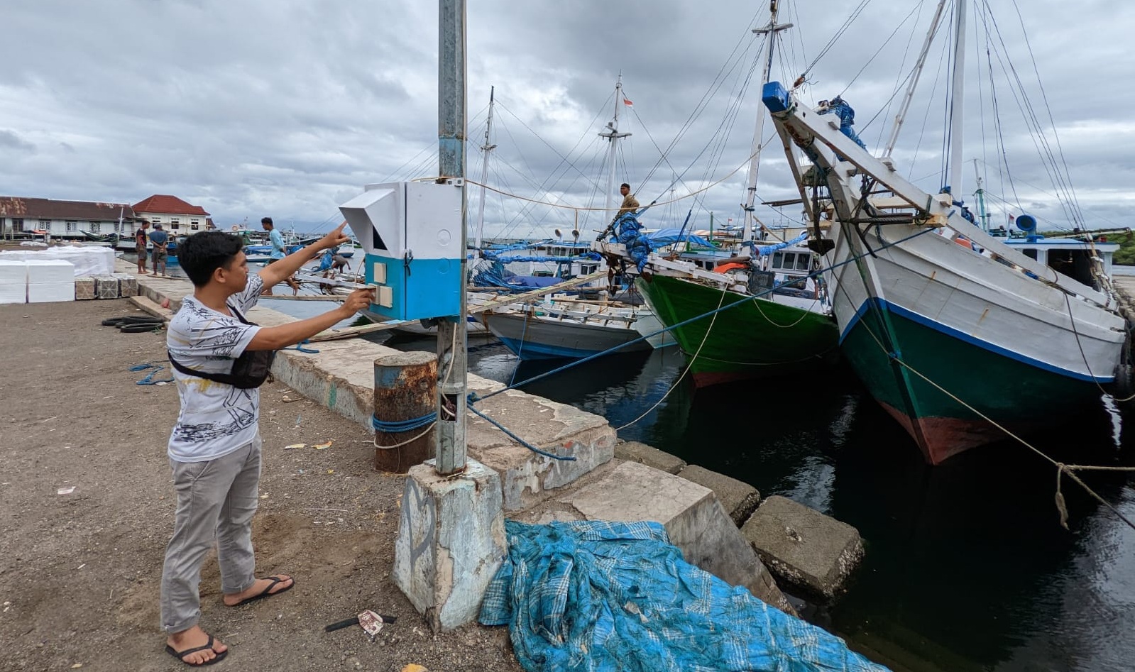 Pertama di NTT, Anjungan Listrik Mandiri di Pelabuhan Wuring