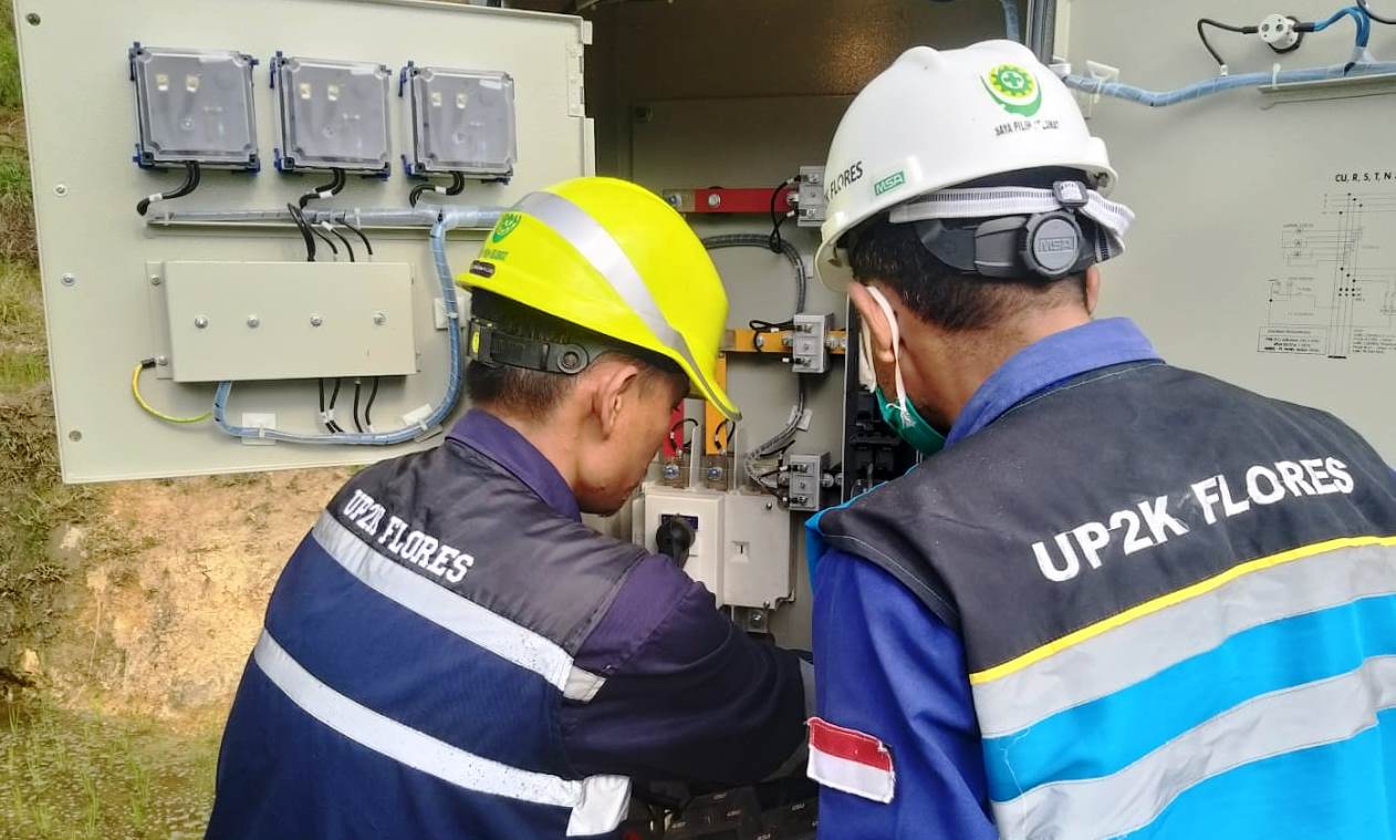 Secara Bertahap, PLN Terangi Desa-Desa Terpencil